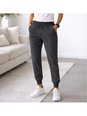 Women ClimateRight by Cuddl Duds Grey Scrubs Joggers S Pockets Athleisure Pants